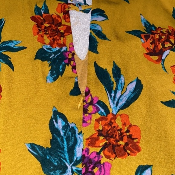 Everly dress floral print long bell style sleeves keyhole opening lined Sz M - Picture 10 of 10